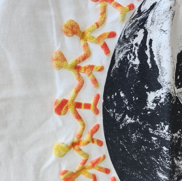 Travis Scott White Astroworld Tee with Earth Graphic - Picture 9 of 11